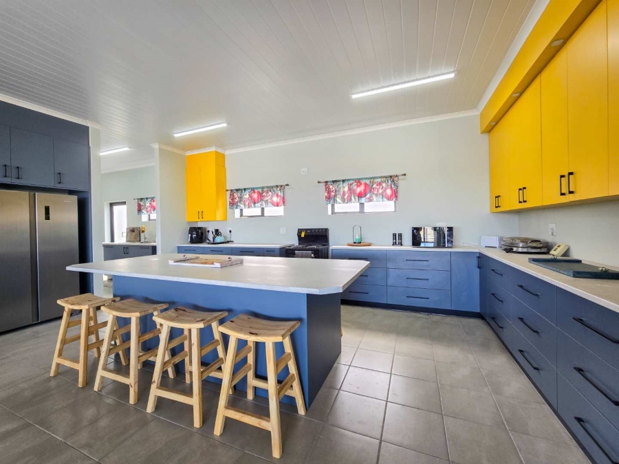 5 Bedroom Property for Sale in Stilbaai Oos Western Cape